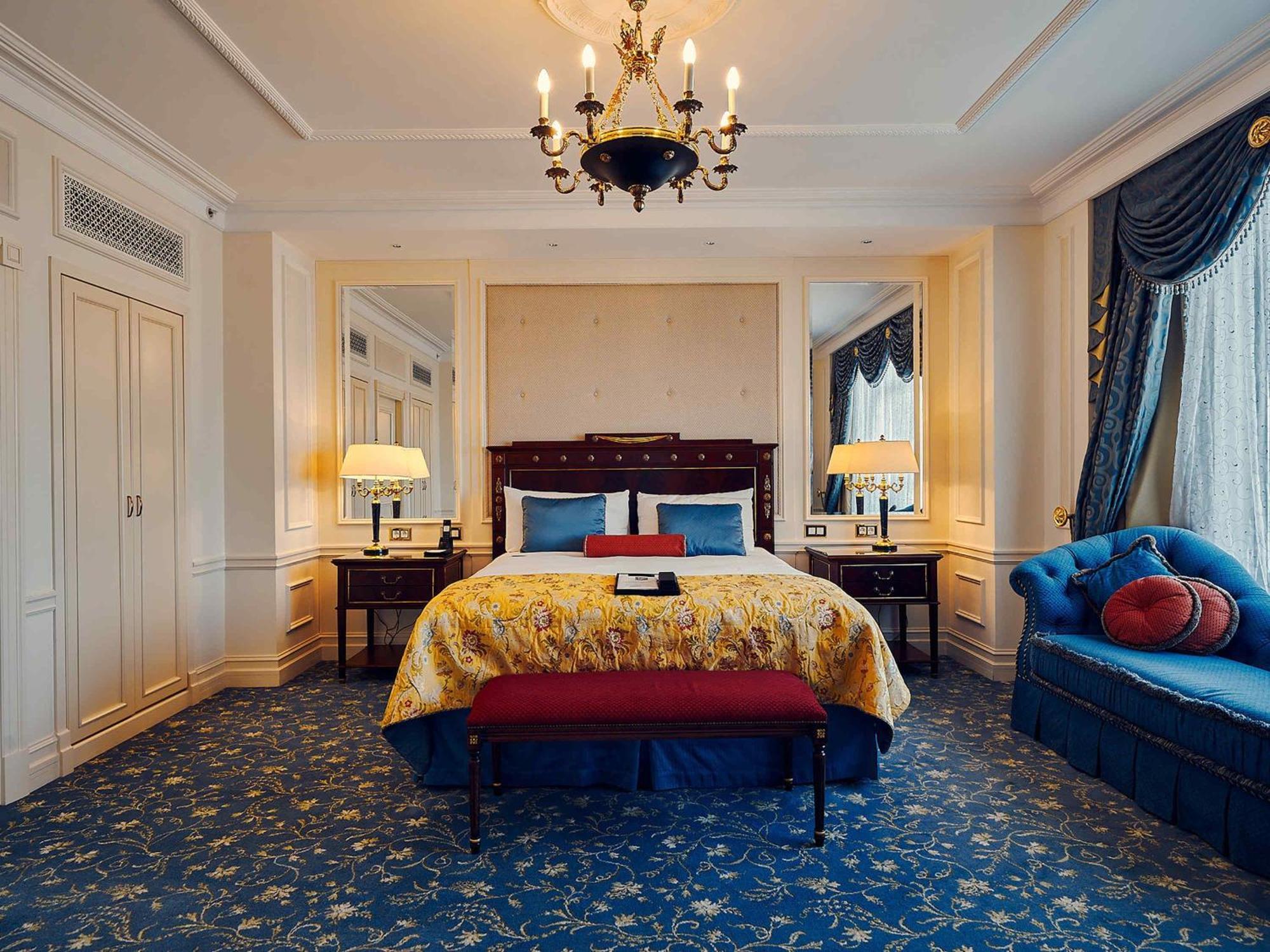Suite mit 1 Schlafzimmer mit Kingsize-Bett und Stadtblick