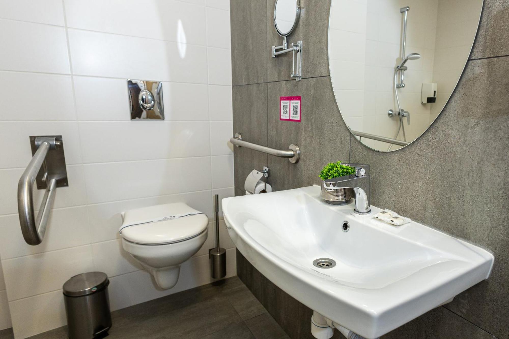 Twin Room Disability Access