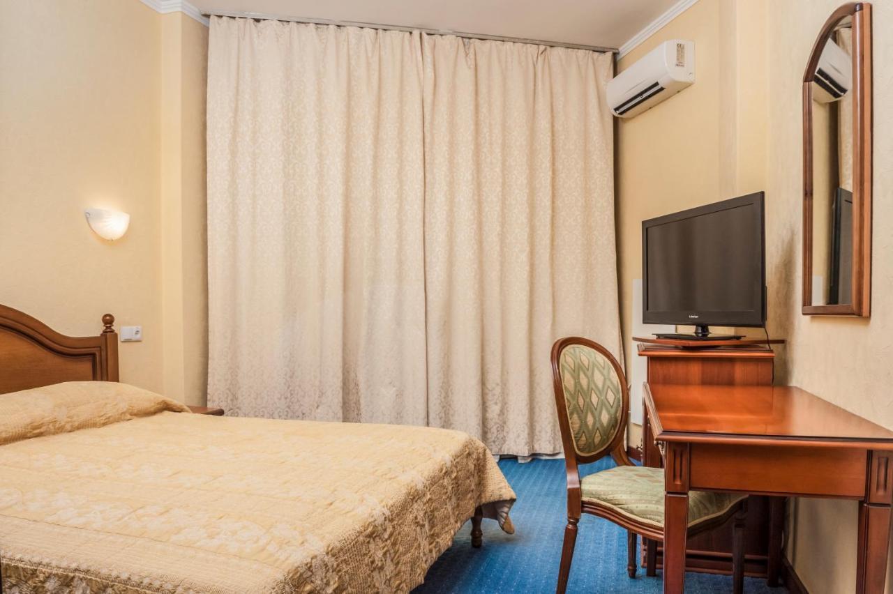 Camera Matrimoniale con Letto Supplementare