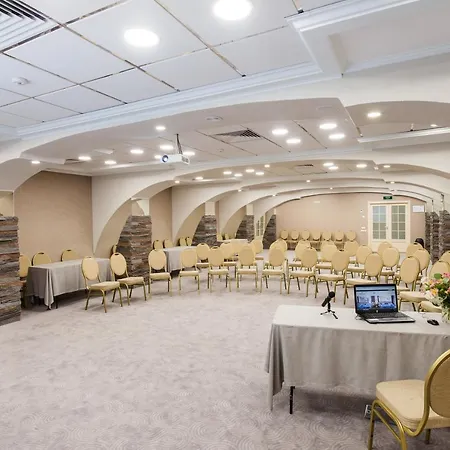 Premier Hotel Lybid-3